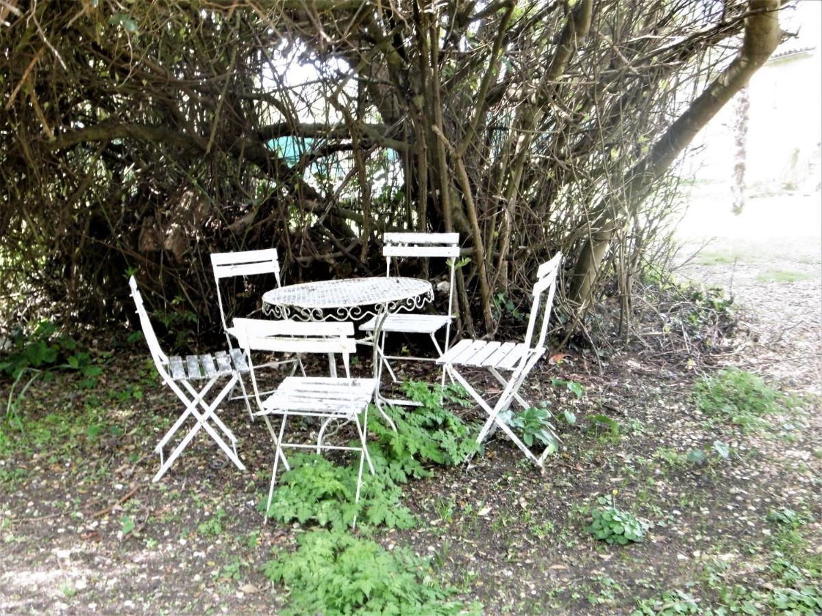 Le Chai Maison De Charme Pour Tribu Joyeuse Le Château-dʼOléron Zewnętrze zdjęcie